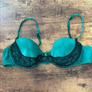 Victoria's Secret Green and Black Lace Bra